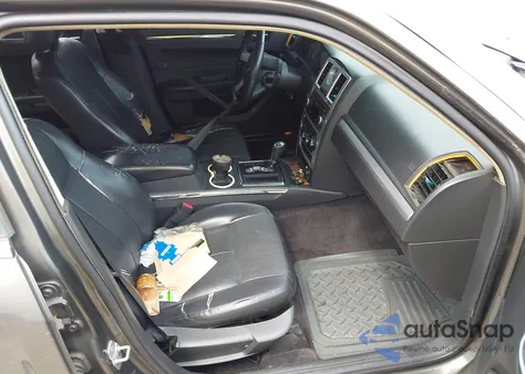 2010 Chrysler 300 Touring/Signature Series/Executive Series from USA, damaged, VIN 2C3CA5CV1AH213037